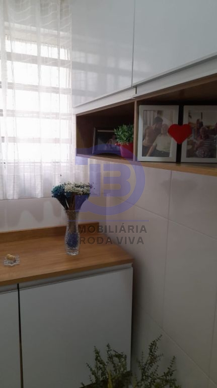 Sobrado com 200 metros - 2 suítes e 03 vagas