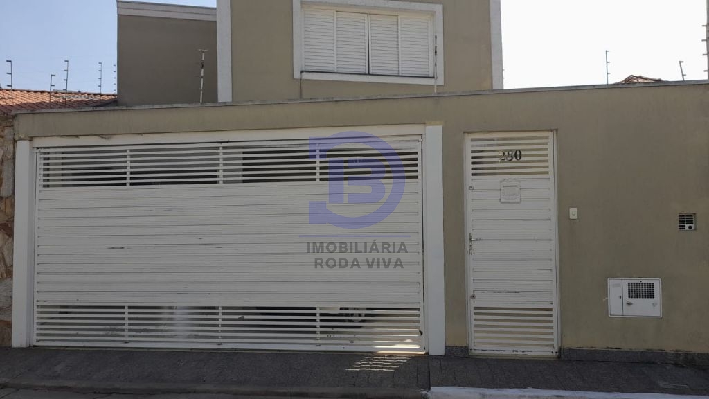 Sobrado com 200 metros - 2 suítes e 03 vagas