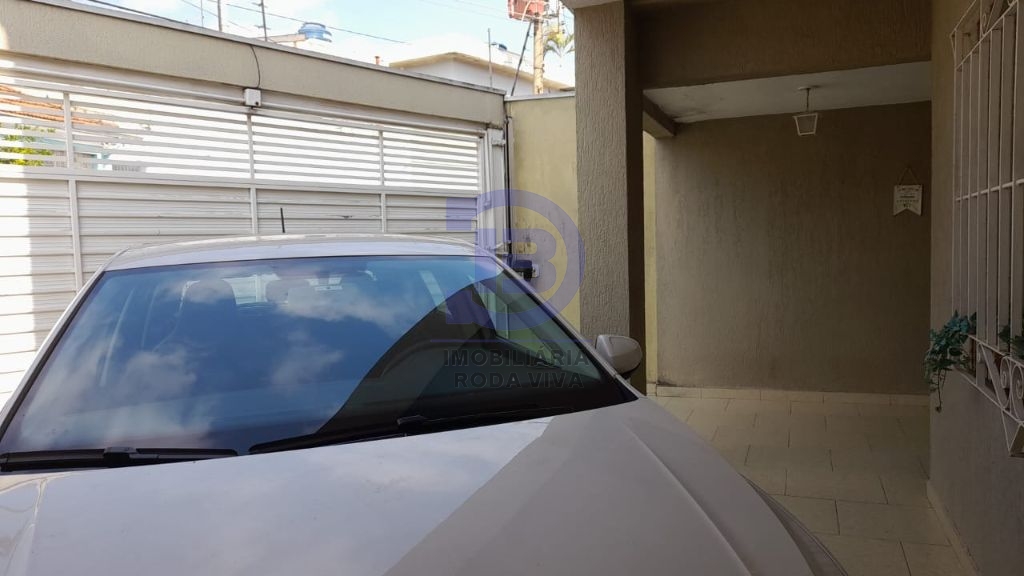 Sobrado com 200 metros - 2 suítes e 03 vagas