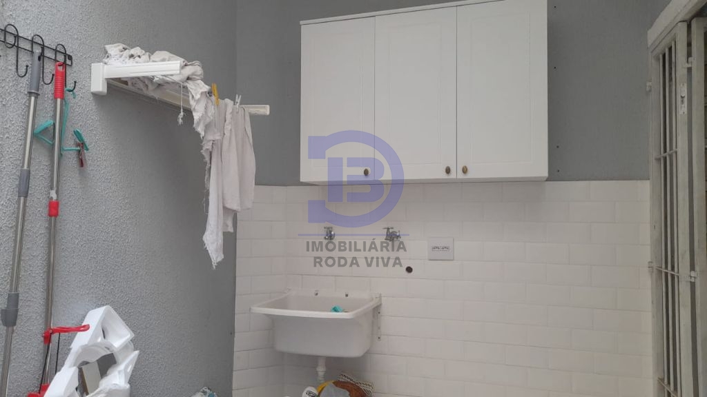 Sobrado com 03 suítes e duas vagas jardim tres marias