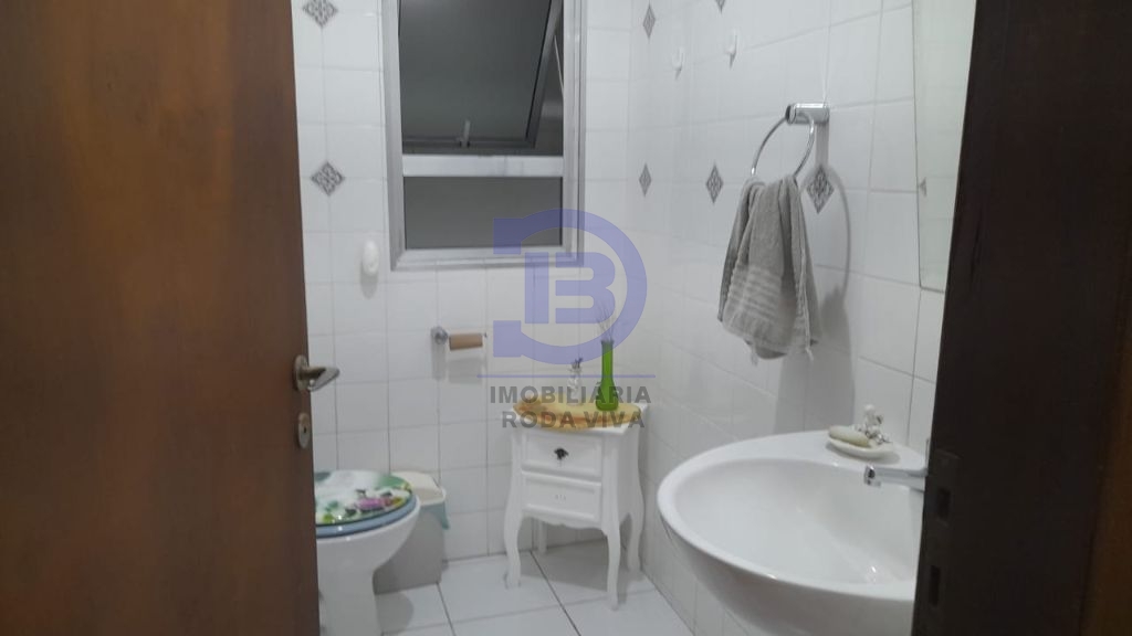 Sobrado 05 dormitórios e piscina aquecida na vila granada