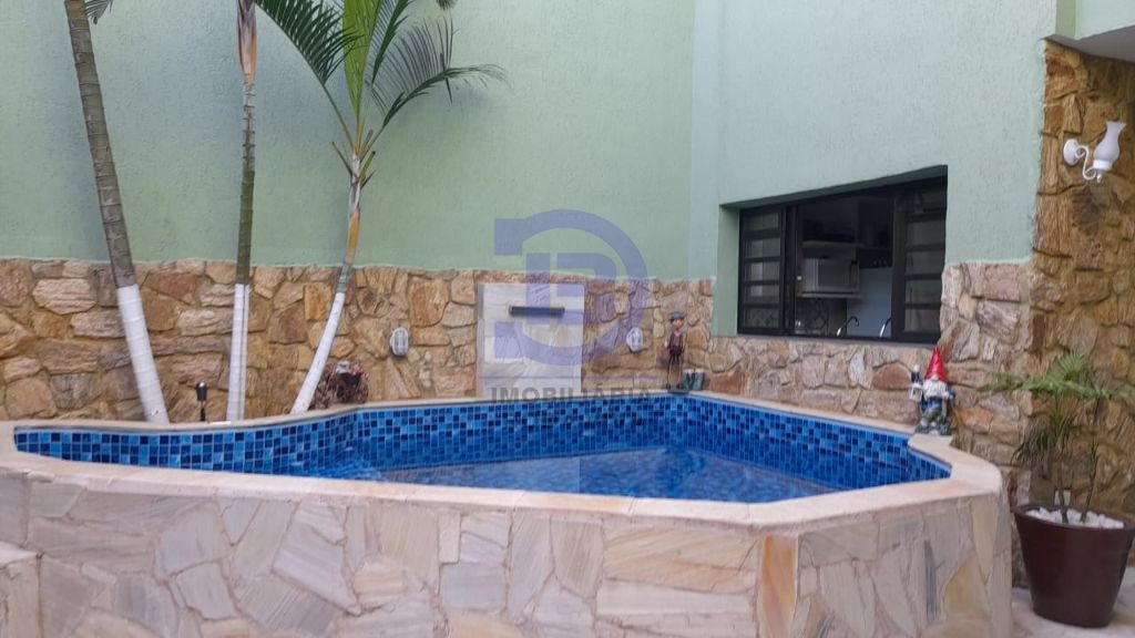 Sobrado 05 dormitórios e piscina aquecida na vila granada