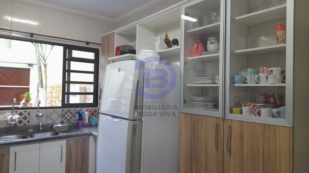 Sobrado 05 dormitórios e piscina aquecida na vila granada
