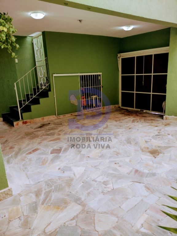 Sobrado 05 dormitórios e piscina aquecida na vila granada