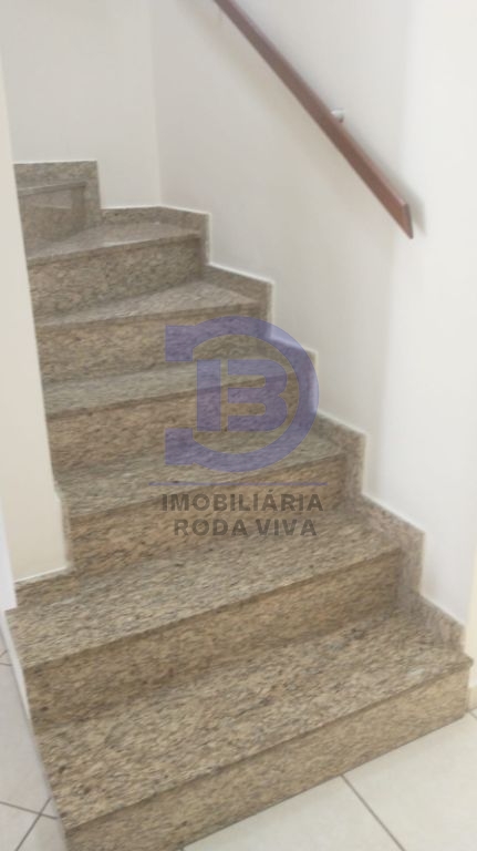 Sobrado próximo ao metro guilhermina-esperança com 03 dormitórios