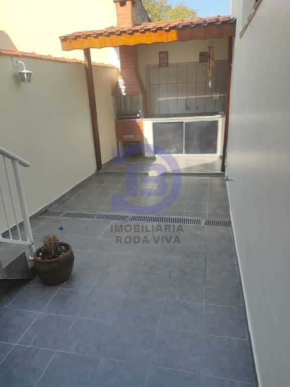 Sobrado próximo ao metro guilhermina-esperança com 03 dormitórios