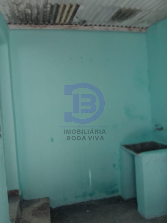 Terreno de 06 x 25 com 2 casas na parada xv