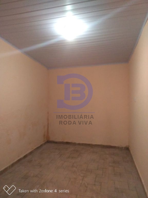 Terreno de 06 x 25 com 2 casas na parada xv