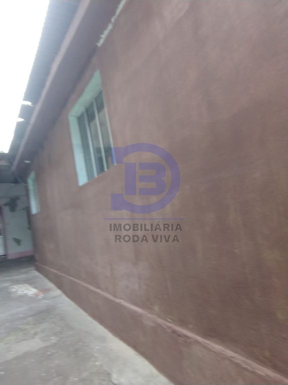 Terreno de 06 x 25 com 2 casas na parada xv