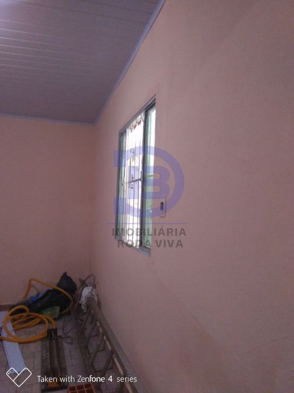 Terreno de 06 x 25 com 2 casas na parada xv