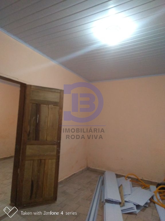 Terreno de 06 x 25 com 2 casas na parada xv