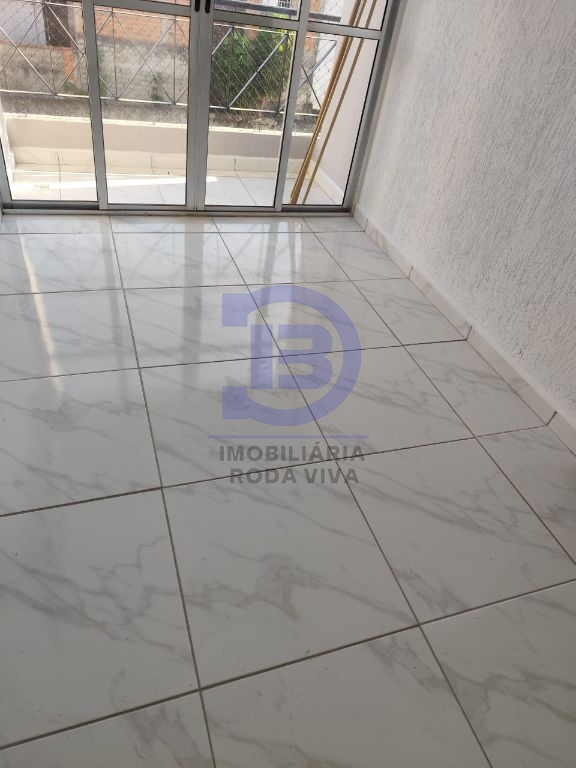 Apto 03 dormitórios com 1 va no jardim danfer