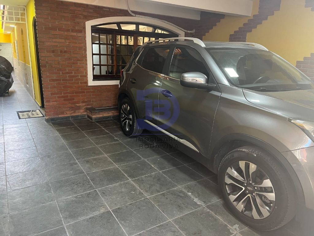 Sobrado na vila ré com 04 dormitórios sendo 01 suíte - toda 
