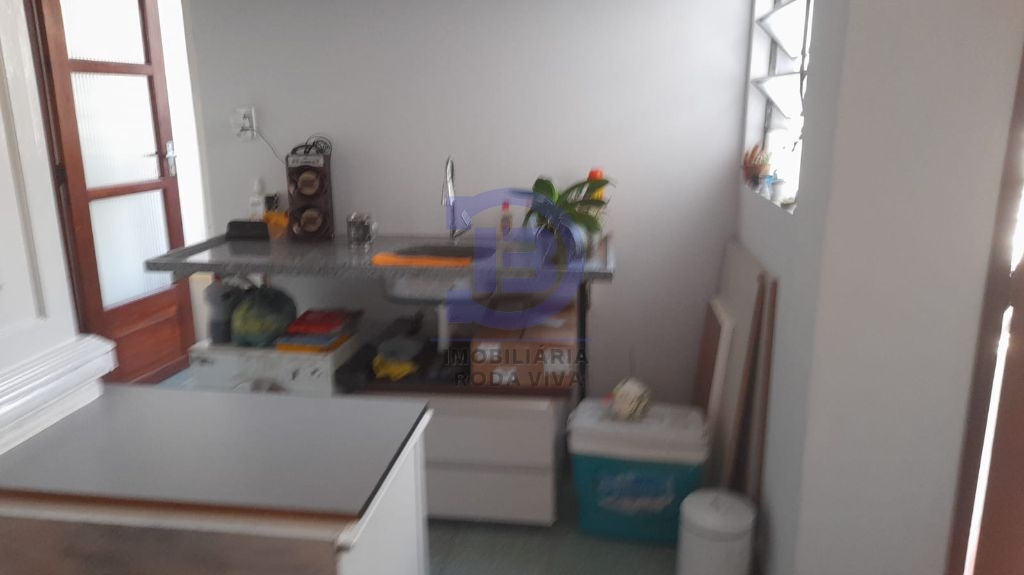 Casa assobradada com 5 dormitórios e edícula