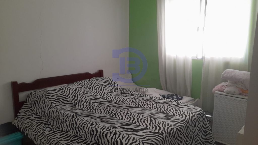 Casa assobradada com 5 dormitórios e edícula