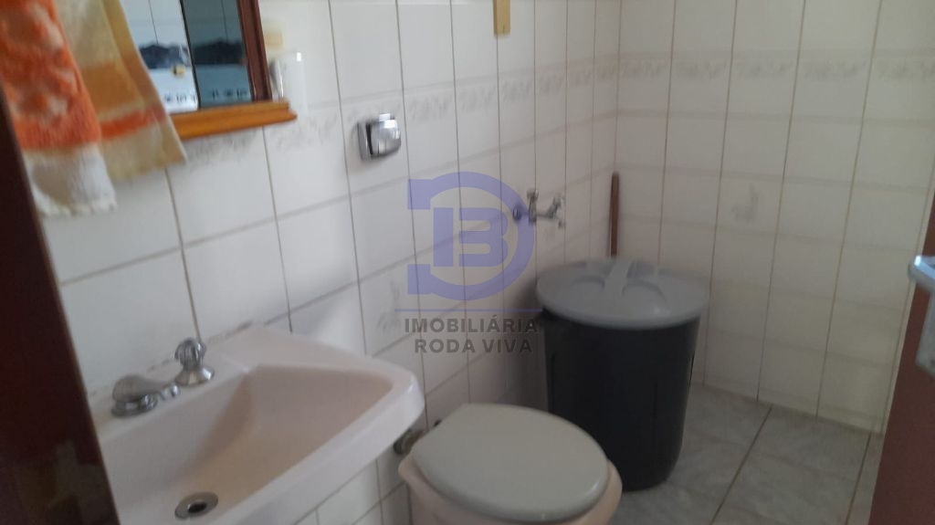 Casa assobradada com 5 dormitórios e edícula