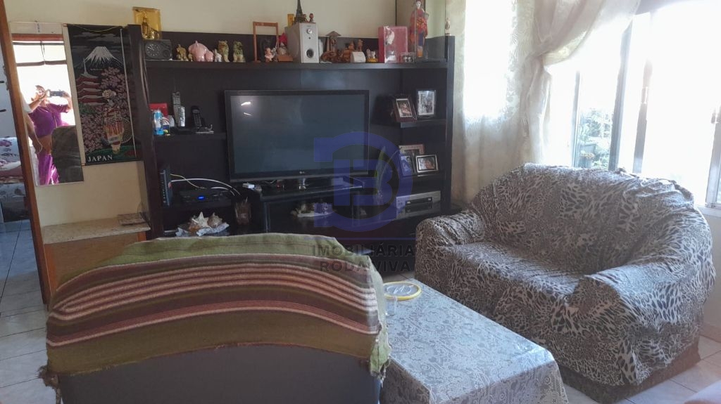 Casa assobradada com 5 dormitórios e edícula