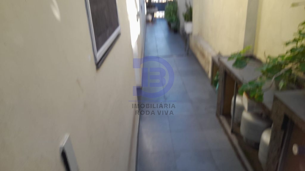 Casa assobradada com 5 dormitórios e edícula