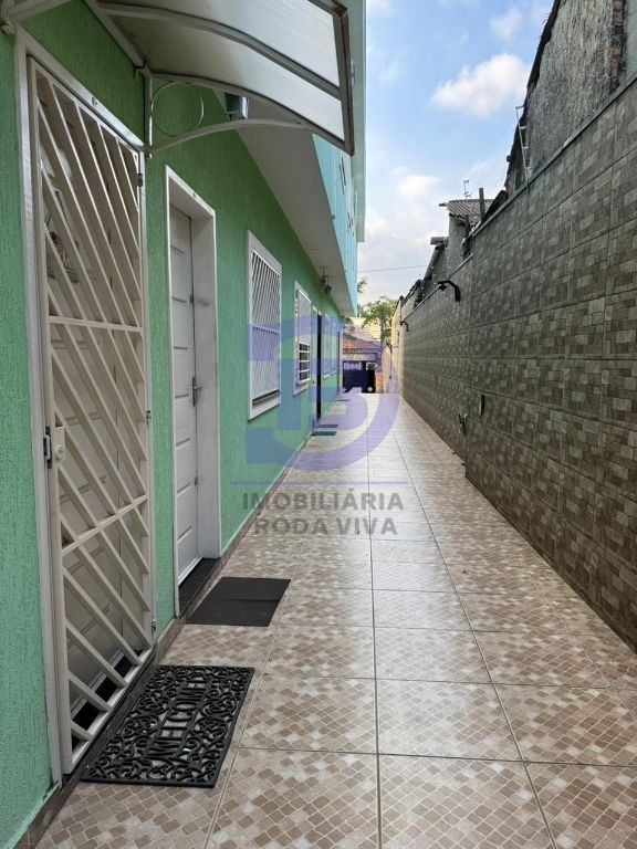 Sobrado em condomínio mobiliado a 500 metros do metro guilhermina-esperança