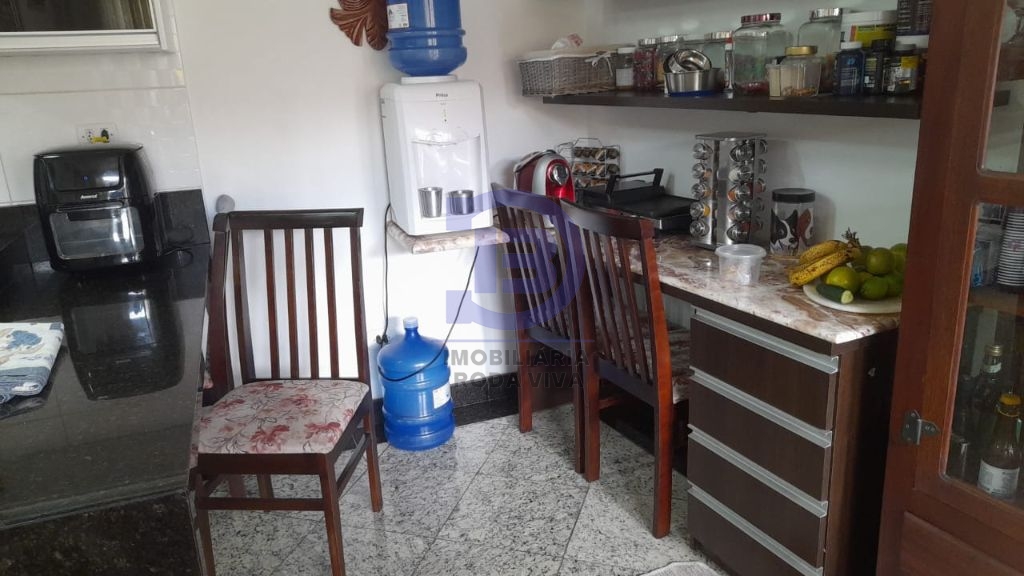 Imóvel com 03 moradias a 50 metros da itinguçu, próximo ao metro guilhermina-esperança para finalidade residencial ou comercial