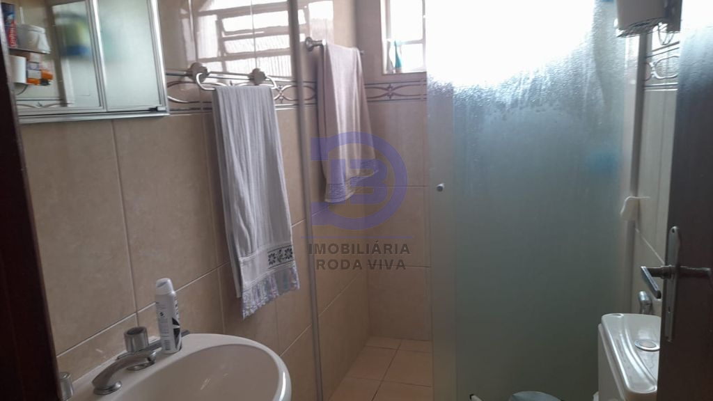 Sobrado 02 dormitórios , 2 vagas próximo a amplo comercio e as estações de metro guilhermina-esperança e patriarca.
