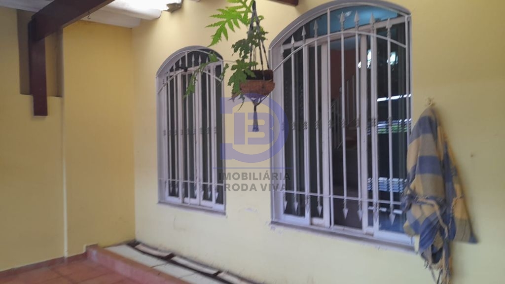 Sobrado 02 dormitórios , 2 vagas próximo a amplo comercio e as estações de metro guilhermina-esperança e patriarca.