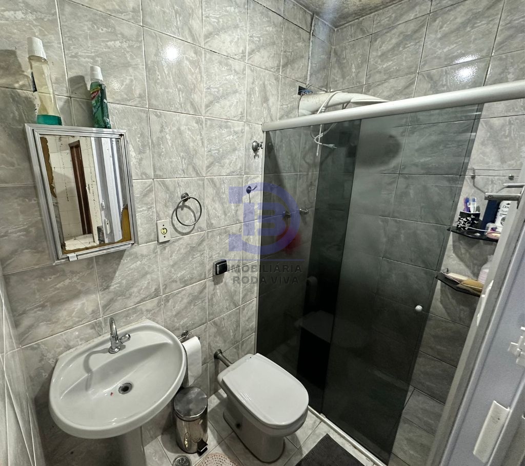 Oportunidade!!! baixou o valor!!! casa térrea a 100 metros do metro guilhermina-esperança - 02 dormitórios e 02 vagas vale a pena conhecer!!!