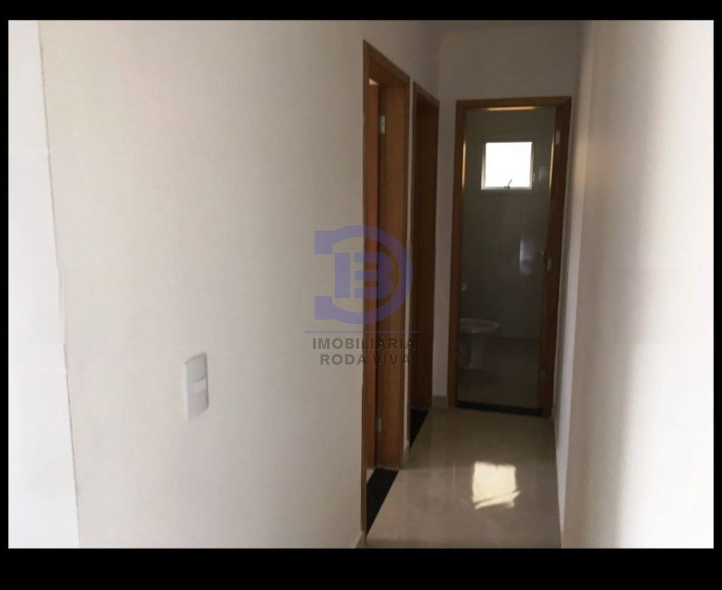 Apto. 02 dormitórios e vaga na vila marieta