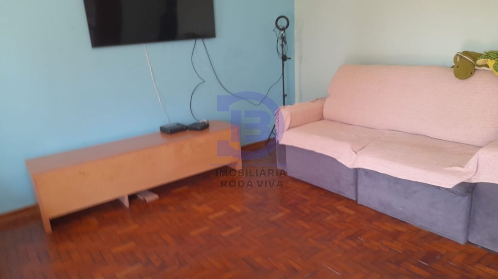 Casa 03 dormitórios e 2 vagas - entre o metro guilhermina e patriarca