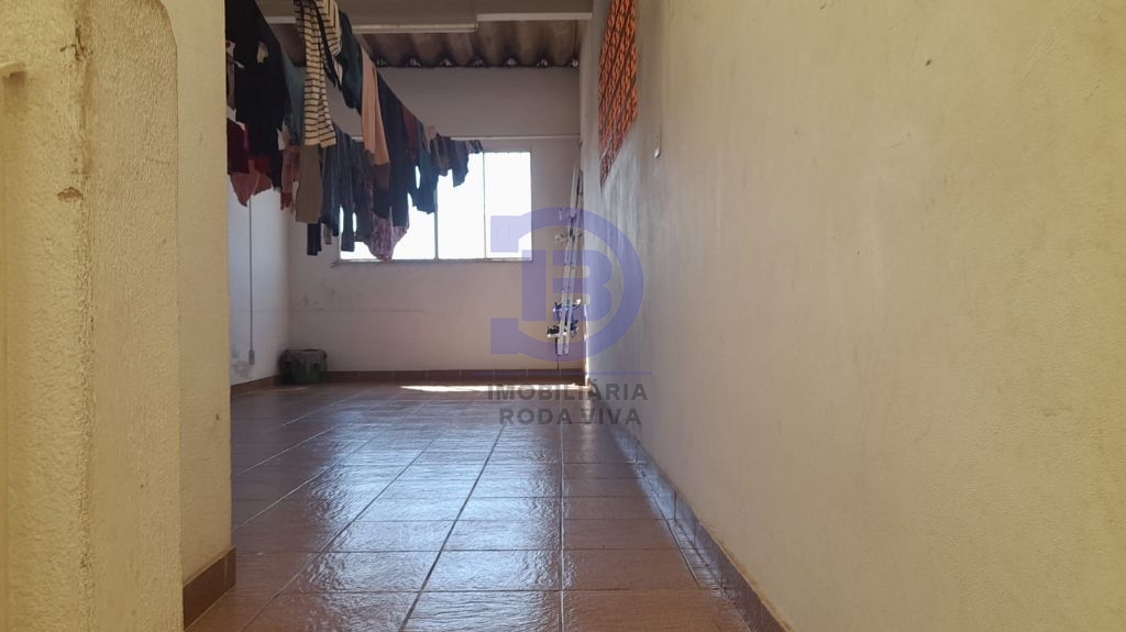 Casa 03 dormitórios e 2 vagas - entre o metro guilhermina e patriarca