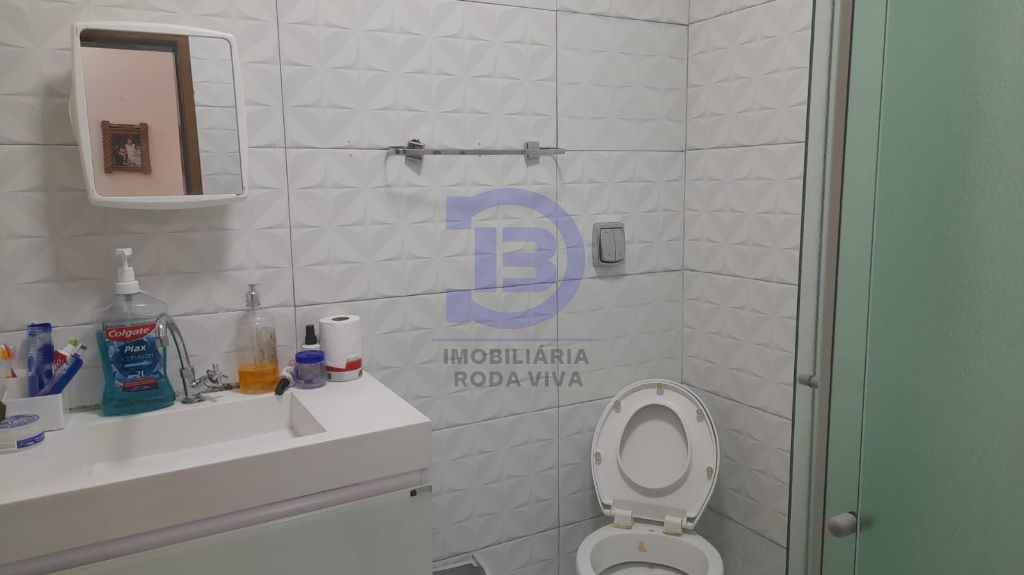 Casa 03 dormitórios e 2 vagas - entre o metro guilhermina e patriarca