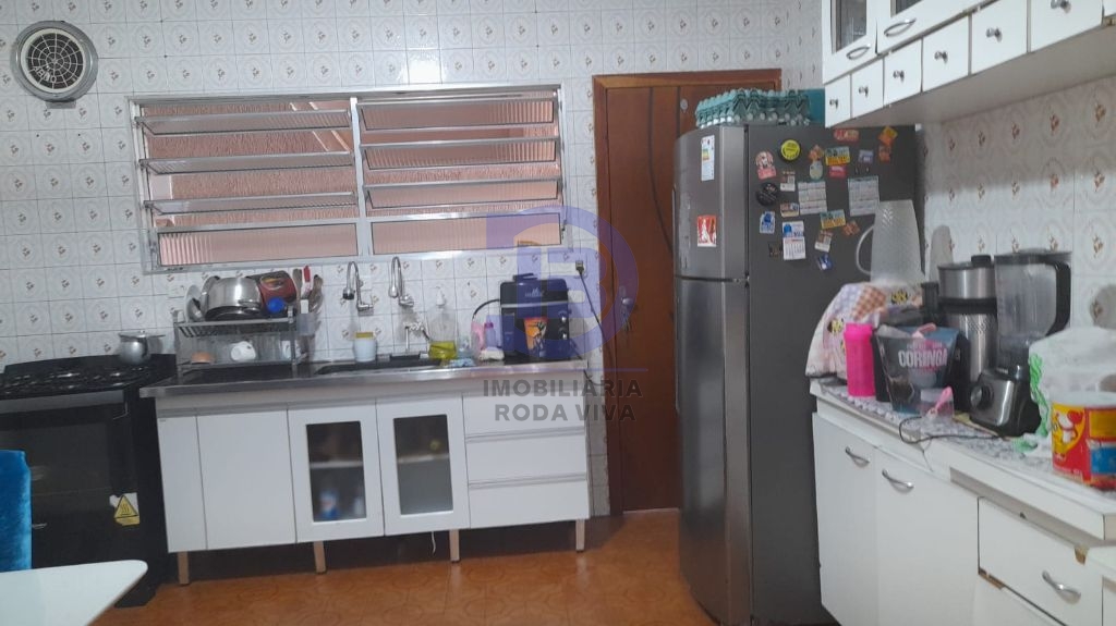 Casa 03 dormitórios e 2 vagas - entre o metro guilhermina e patriarca