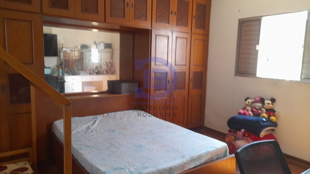 Casa 03 dormitórios e 2 vagas - entre o metro guilhermina e patriarca