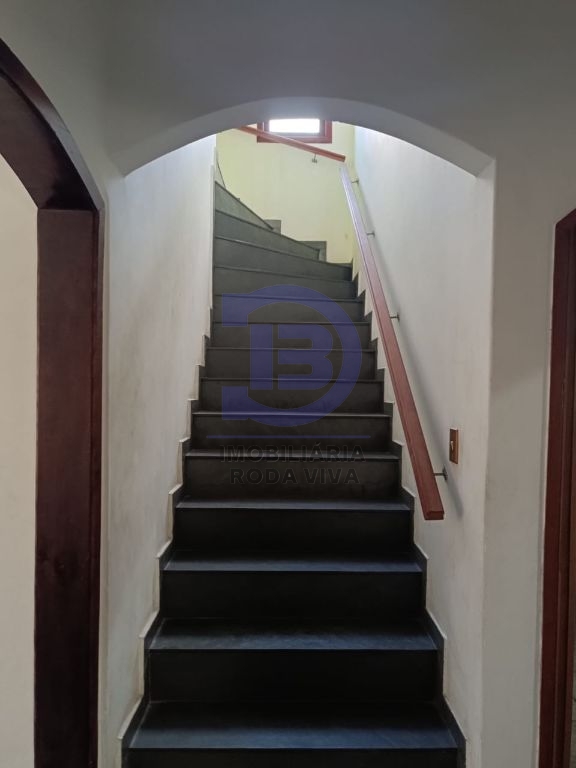 Sobrado na Patriarca com 04 dormitórios, sala 02 ambientes, escritorio, 03 banheiros , cozinha, lavanderia, quintal, corredor lateral, 04 vagas de garagem, edícula com sala, cozinha, quarto e…