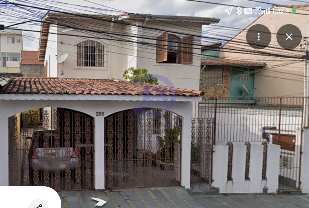 Sobrado na Patriarca com 04 dormitórios, sala 02 ambientes, escritorio, 03 banheiros , cozinha, lavanderia, quintal, corredor lateral, 04 vagas de garagem, edícula com sala, cozinha, quarto e…