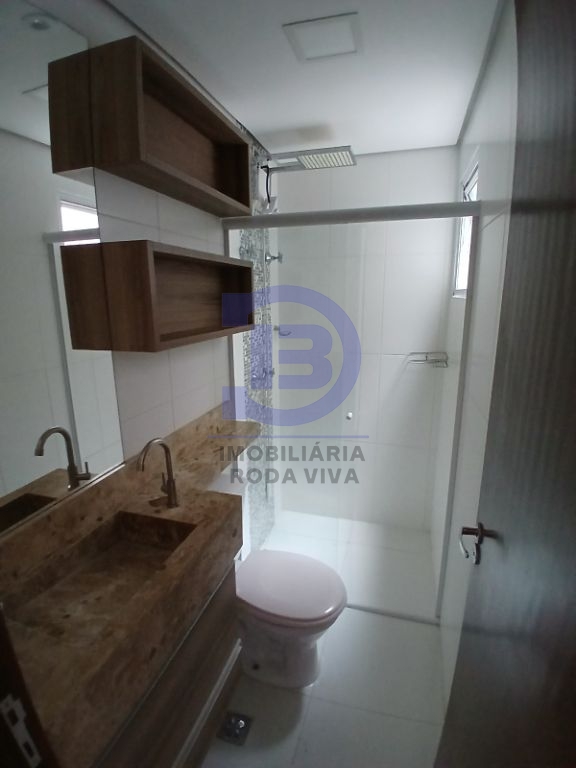 Sobrado 02 suítes e 02 vagas em condominio fechado próximo ao metro guilhermina- esperança
