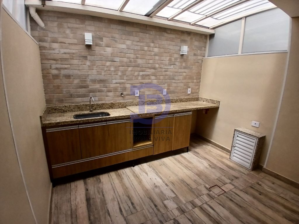 Sobrado 02 suítes e 02 vagas em condominio fechado próximo ao metro guilhermina- esperança