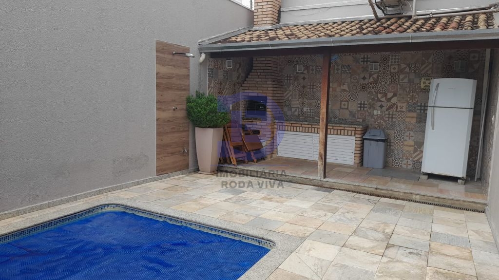 Sobrado 02 suítes e 02 vagas em condominio fechado próximo ao metro guilhermina- esperança