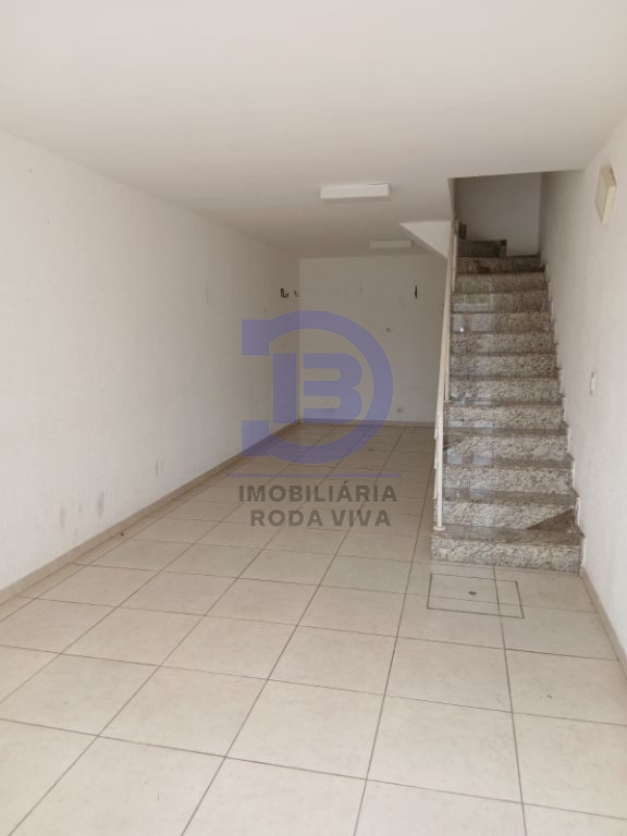 Sobrado 02 suítes e 02 vagas em condominio fechado próximo ao metro guilhermina- esperança