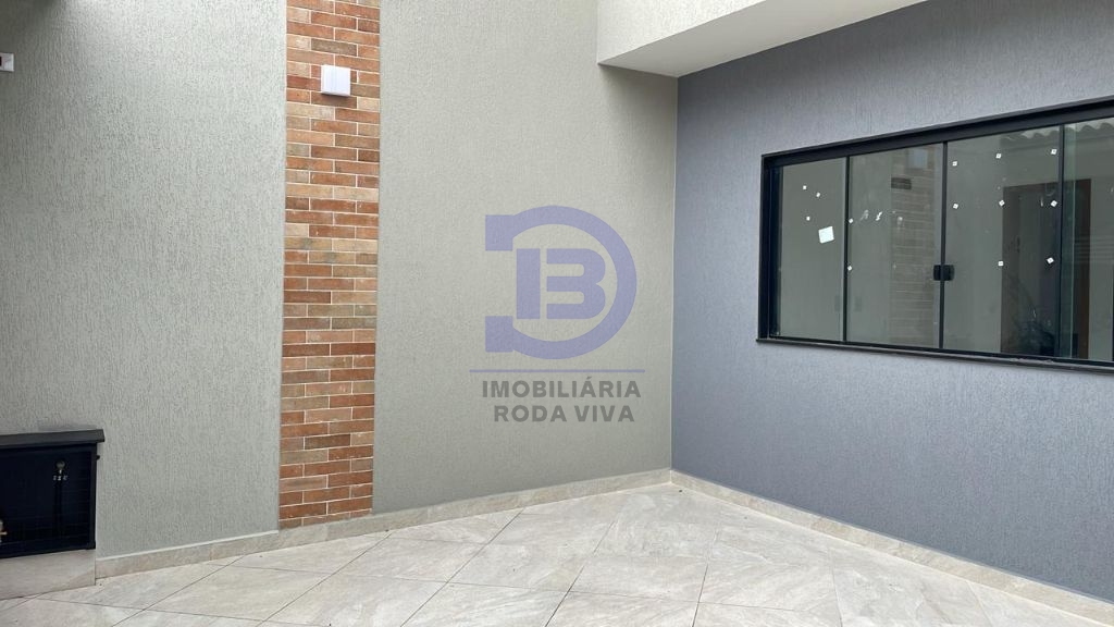 Sobrad0 com 03 dormitórios 02 vagas entre às estações guilhe