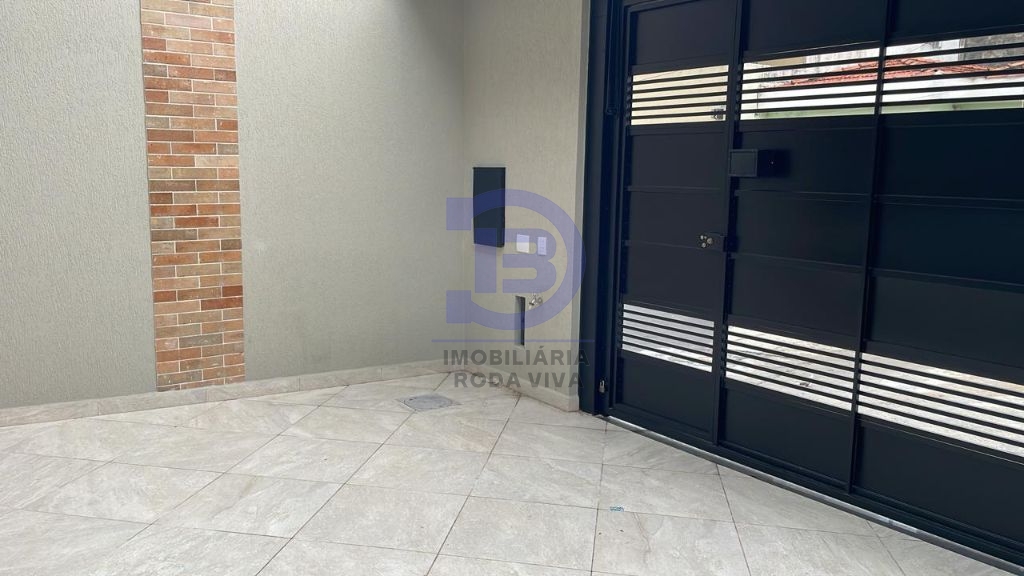 Sobrad0 com 03 dormitórios 02 vagas entre às estações guilhe
