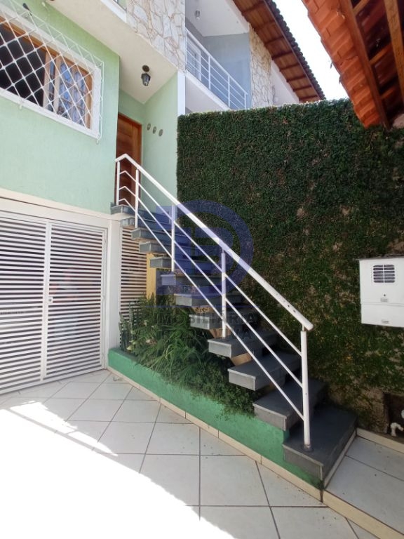 Sobrado no jardim nordeste 03 dormitórios sendo 01 suíte com armários planejados e varanda, sala ampla com 02 ambientes, lavabo, cozinha planejada, lavanderia, jardim externo e jardim de inverno 02…