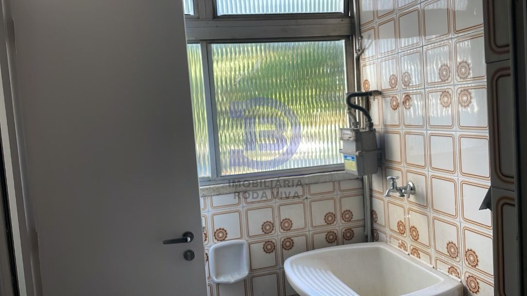 Apto. Vila londrina com 02 dormitórios e 01 vaga de garagem.