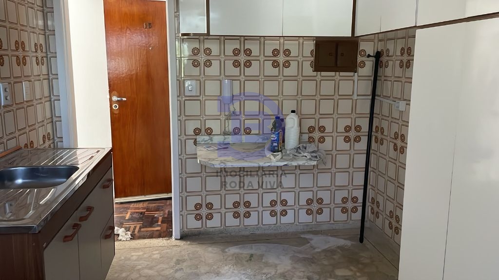 Apto. Vila londrina com 02 dormitórios e 01 vaga de garagem.