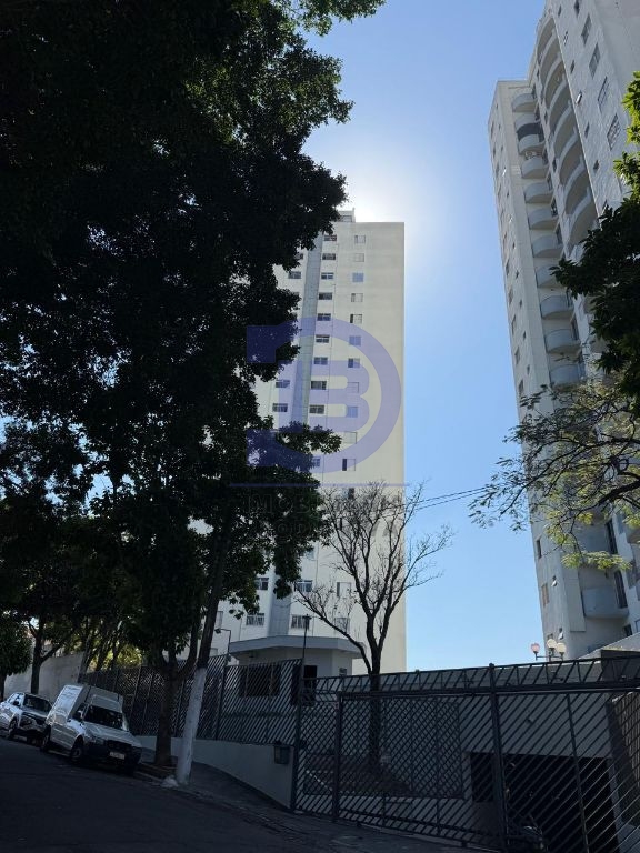 Apto. Vila londrina com 02 dormitórios e 01 vaga de garagem.