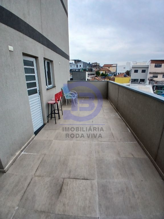 Apto. Studio próximo ao metro guilhermina-esperança com 01 dormitórios, sala, cozinha com armários, lavanderia e quintal.