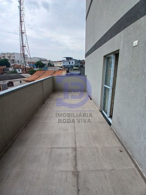 Apto. Studio próximo ao metro guilhermina-esperança com 01 dormitórios, sala, cozinha com armários, lavanderia e quintal.