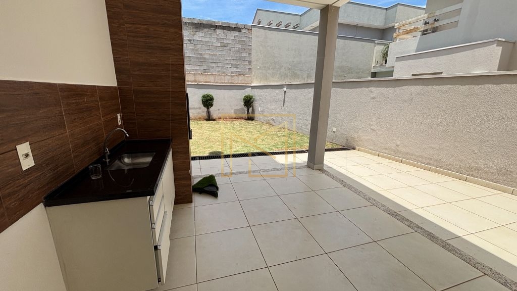 Sobrado para venda ou locação no condomínio Residencial Jardim De Mônaco em Hortolândia/SP