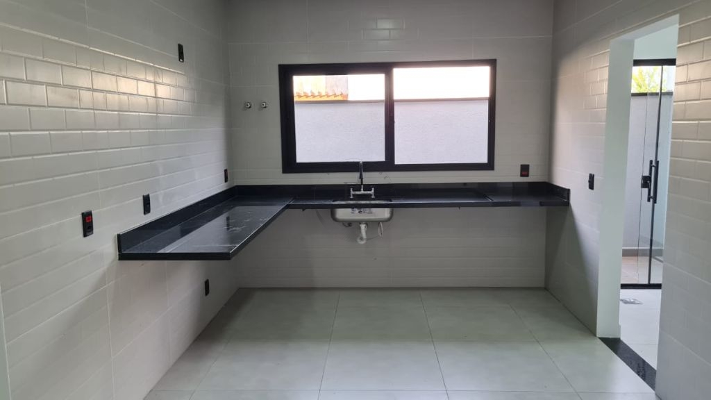 Linda casa à venda em condomínio campos do conde 2, paulínia