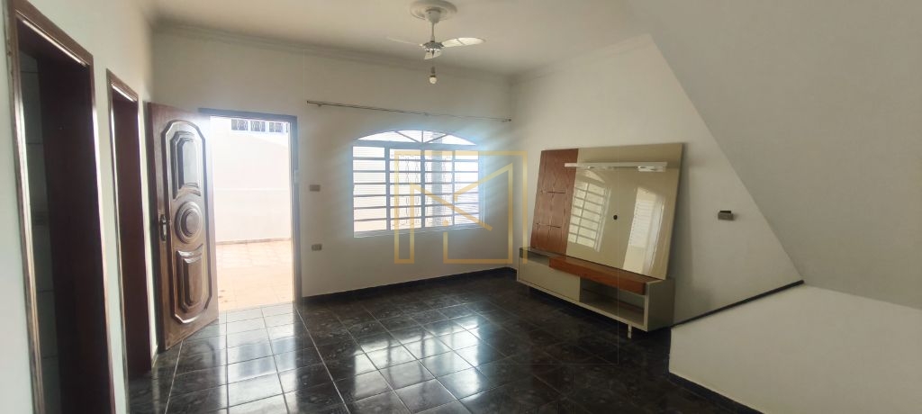 Aluga-se casa na Avenida Anah Tereza Cecon Breda em Hortolândia.